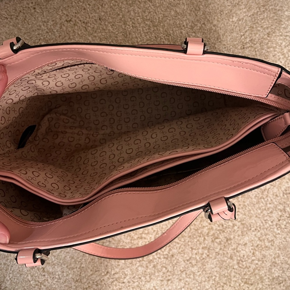 BRAND NEW - Guess: Baby pink midsize purse - Picture 4 of 8
